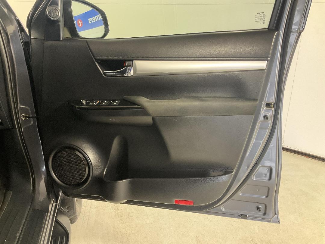 Photo '15' of Toyota Hilux