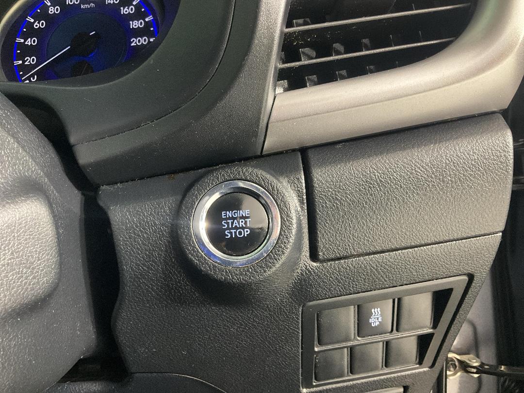 Photo '28' of Toyota Hilux