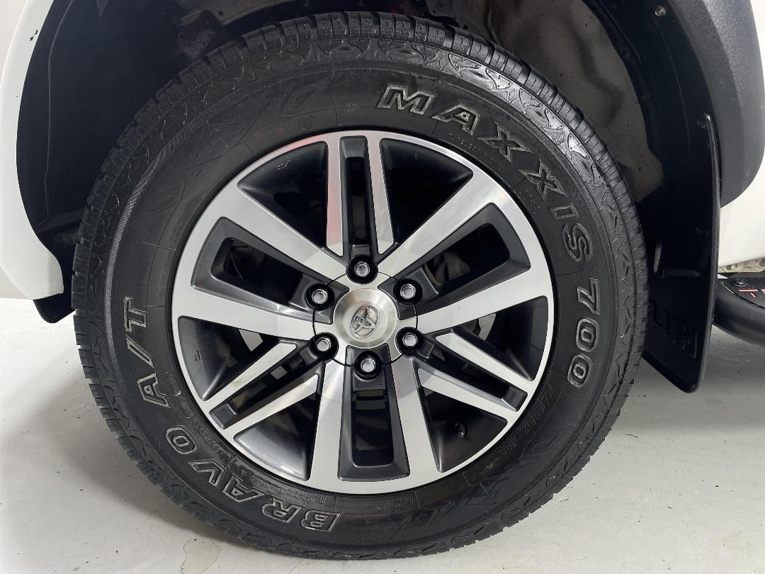 Photo '10' of Toyota Hilux