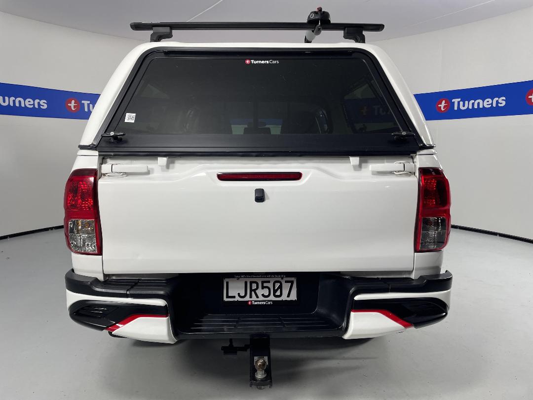 Photo '6' of Toyota Hilux