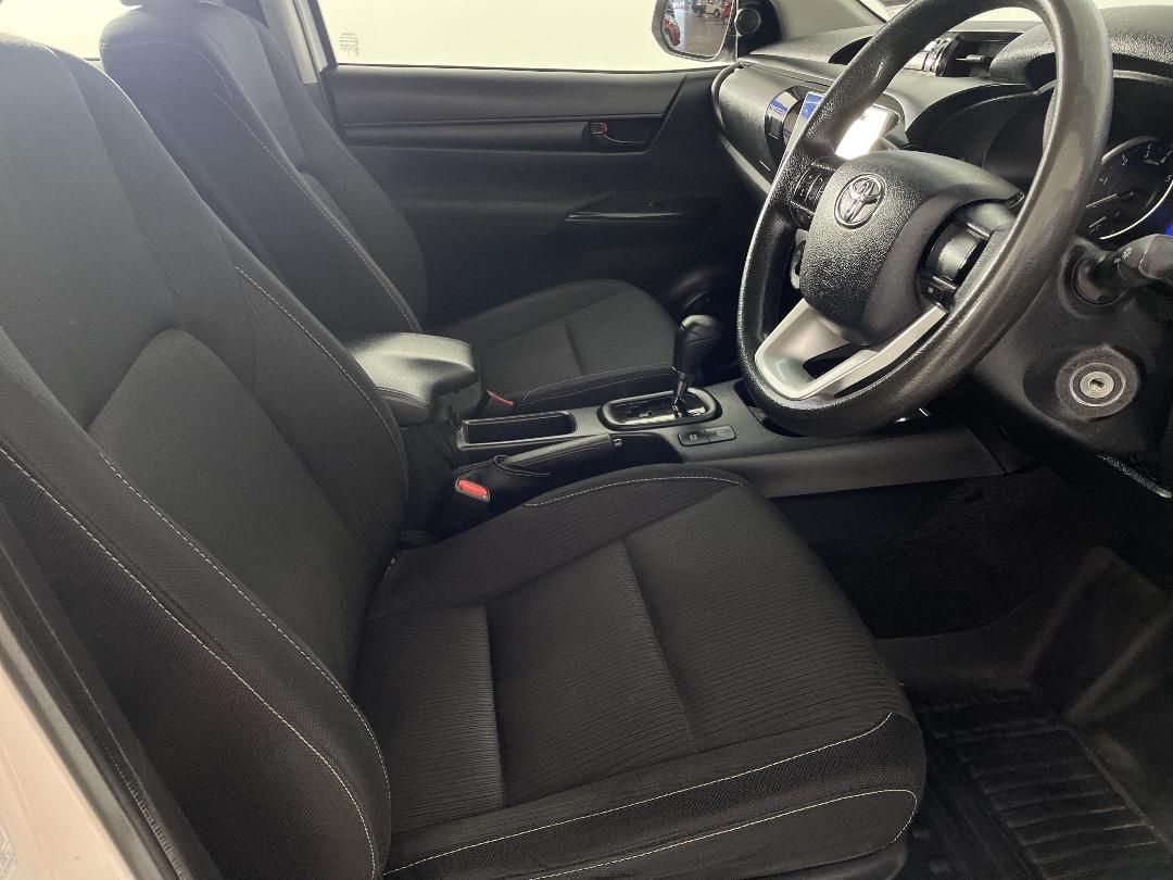 Photo '16' of Toyota Hilux