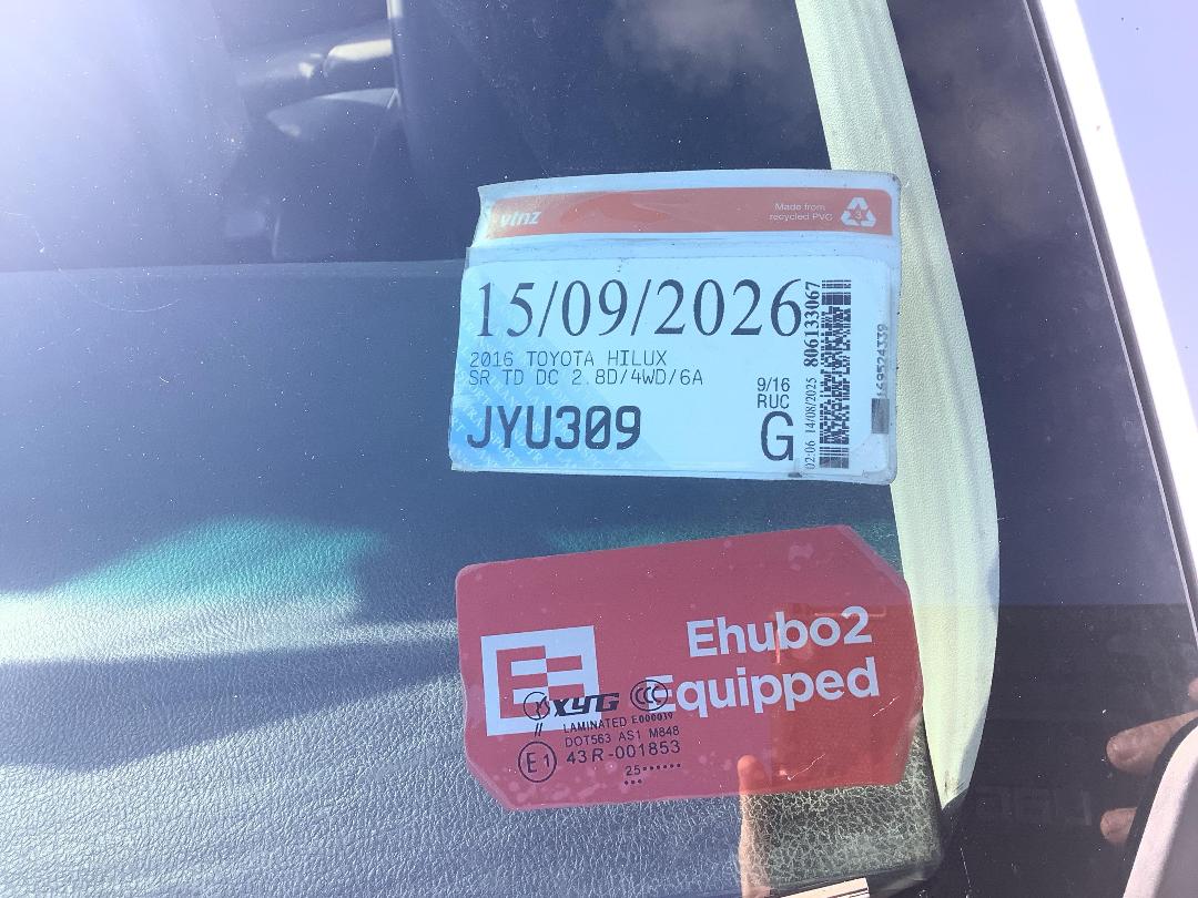 Photo '8' of Toyota Hilux SR TD DC