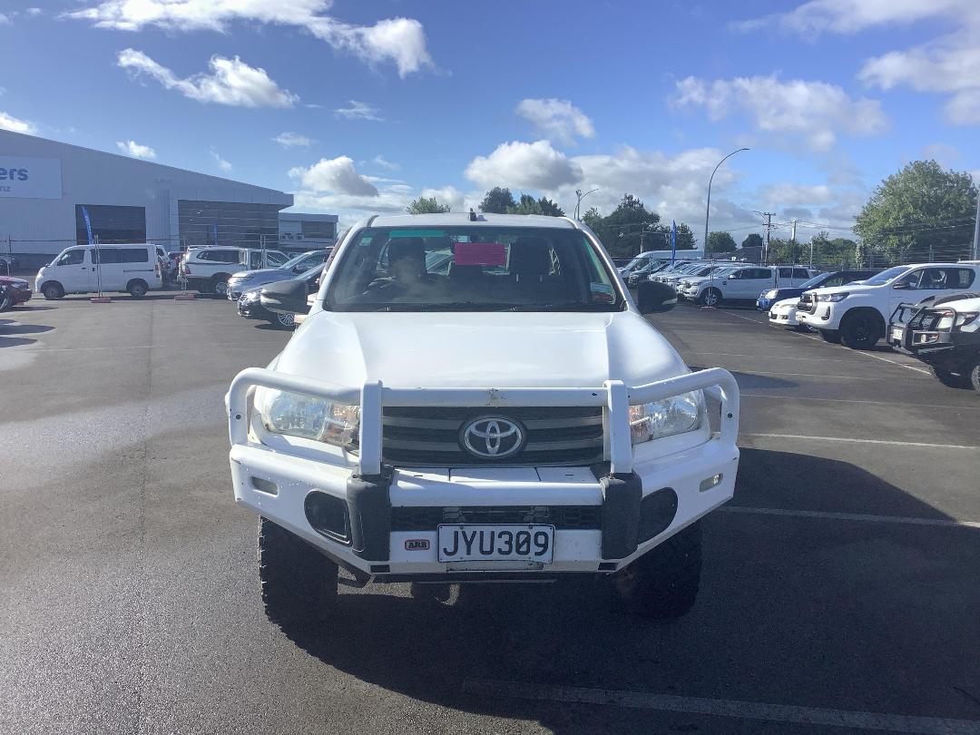 Photo '2' of Toyota Hilux SR TD DC