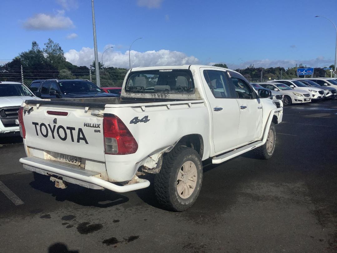 Photo '4' of Toyota Hilux SR TD DC