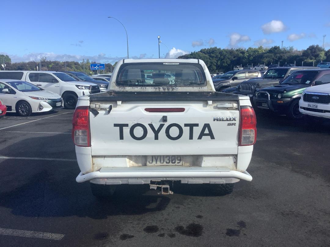 Photo '5' of Toyota Hilux SR TD DC