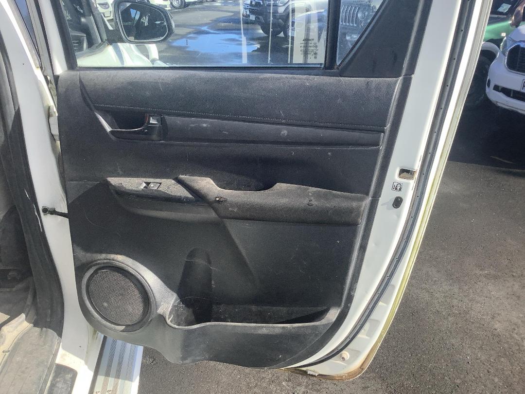 Photo '19' of Toyota Hilux SR TD DC