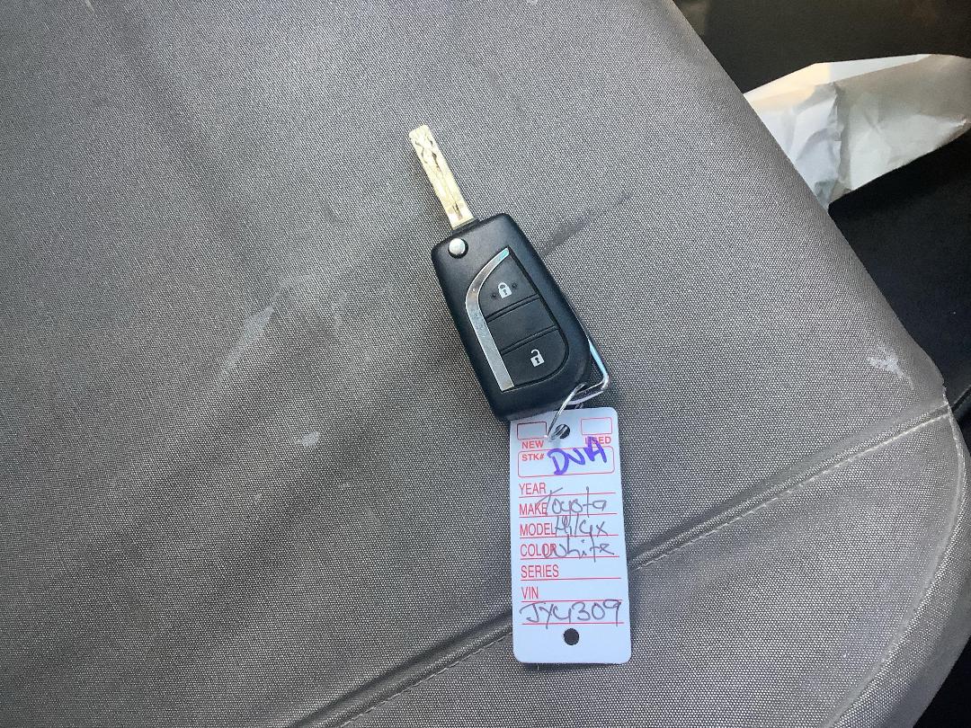 Photo '18' of Toyota Hilux SR TD DC