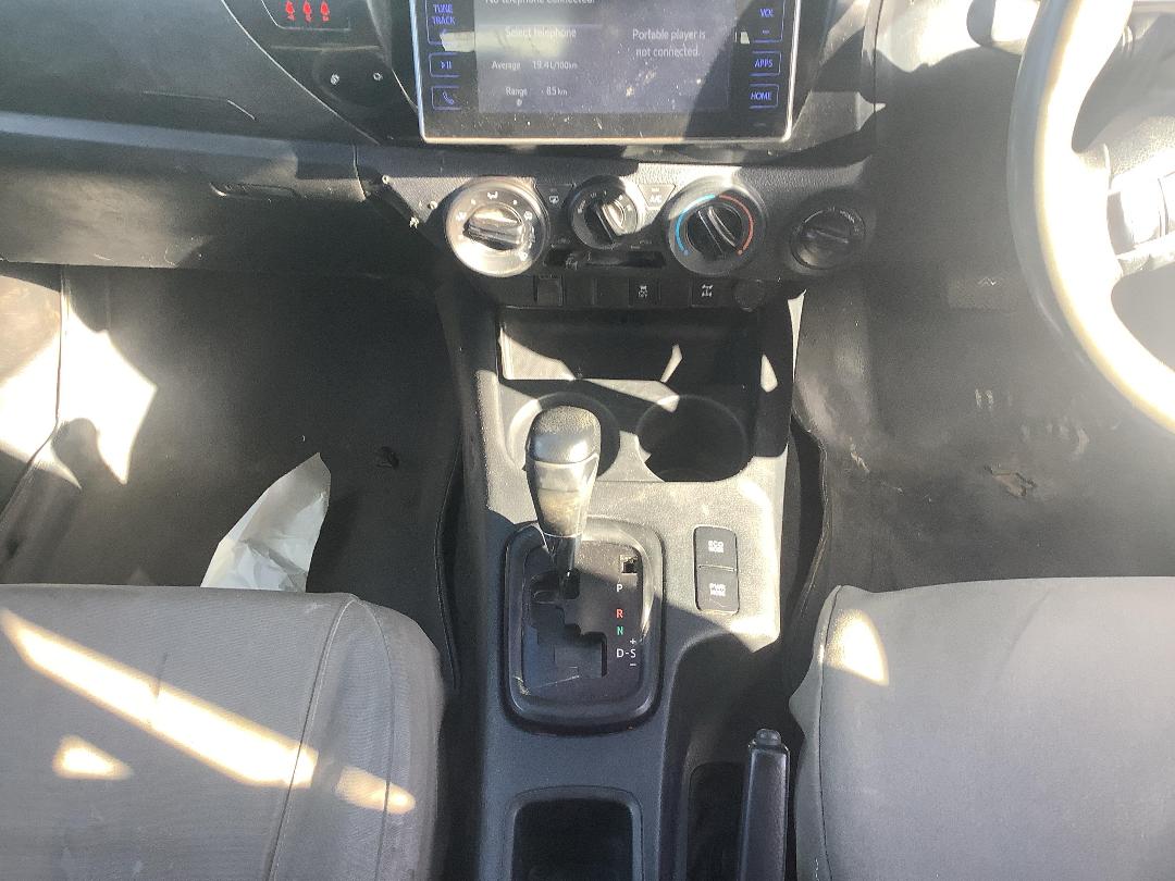 Photo '22' of Toyota Hilux SR TD DC