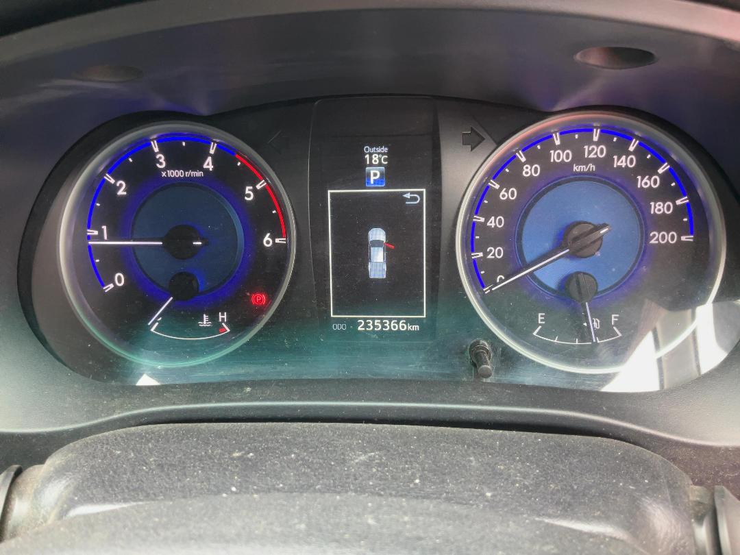 Photo '20' of Toyota Hilux SR5 TD DC