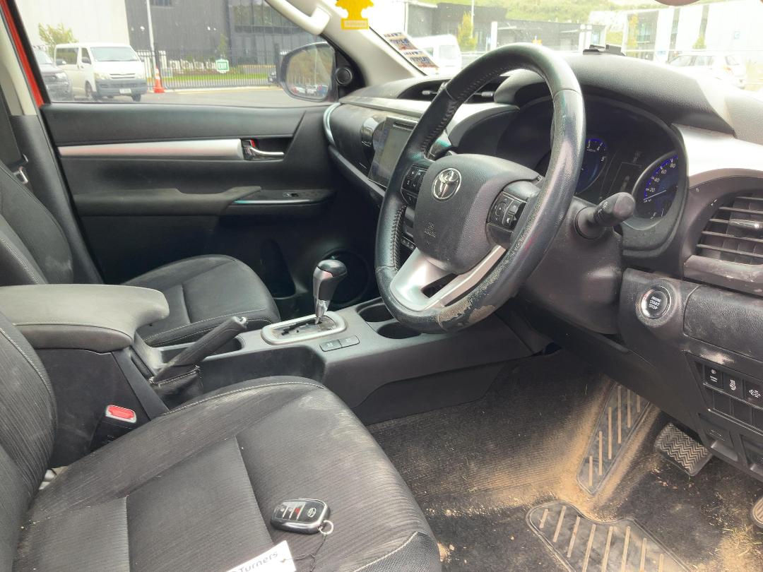 Photo '21' of Toyota Hilux SR5 TD DC