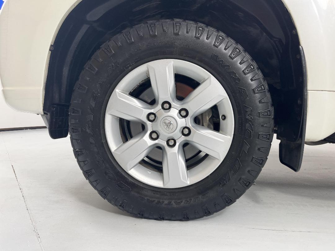 Photo '10' of Toyota Landcruiser Prado Photo '10' of Toyota Landcruiser Prado