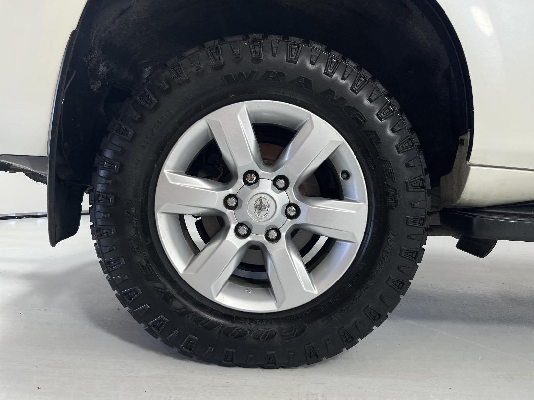 Photo '12' of Toyota Landcruiser Prado Photo '12' of Toyota Landcruiser Prado