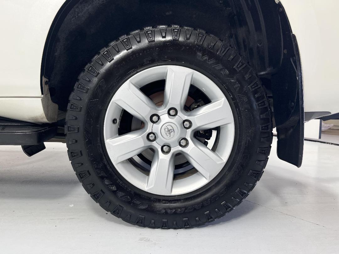 Photo '11' of Toyota Landcruiser Prado Photo '11' of Toyota Landcruiser Prado