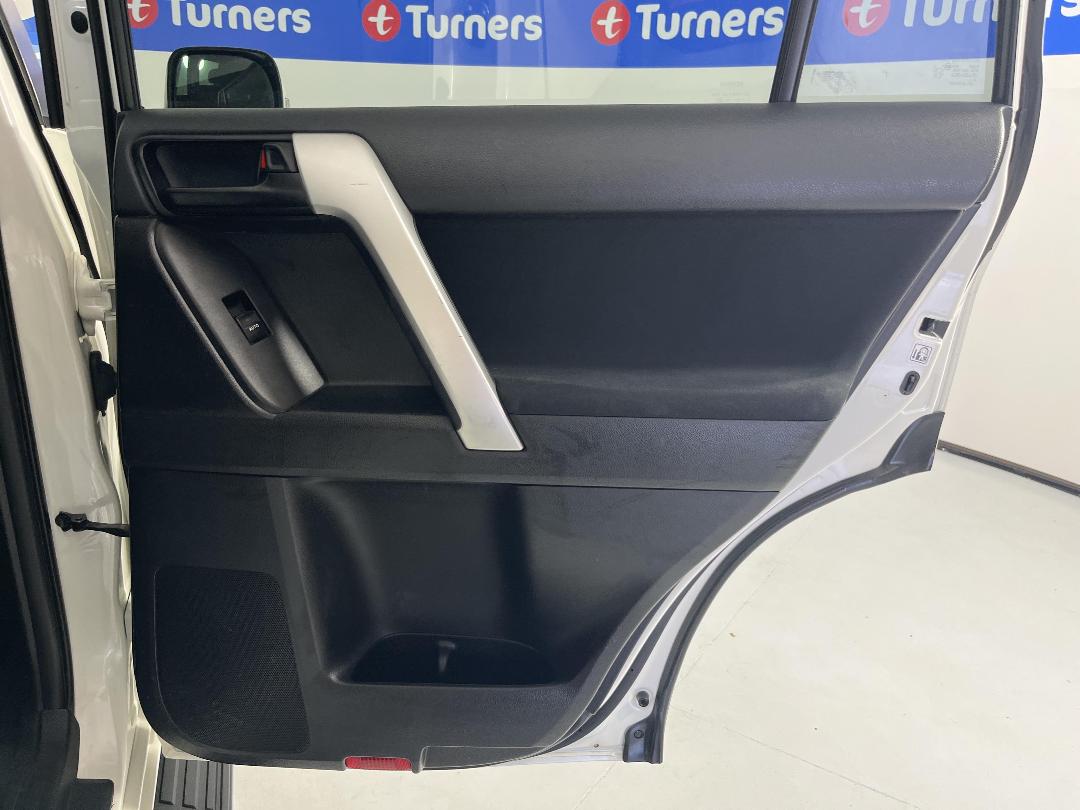 Photo '19' of Toyota Landcruiser Prado Photo '19' of Toyota Landcruiser Prado