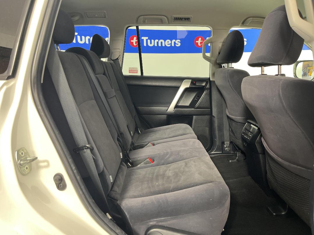 Photo '20' of Toyota Landcruiser Prado Photo '20' of Toyota Landcruiser Prado