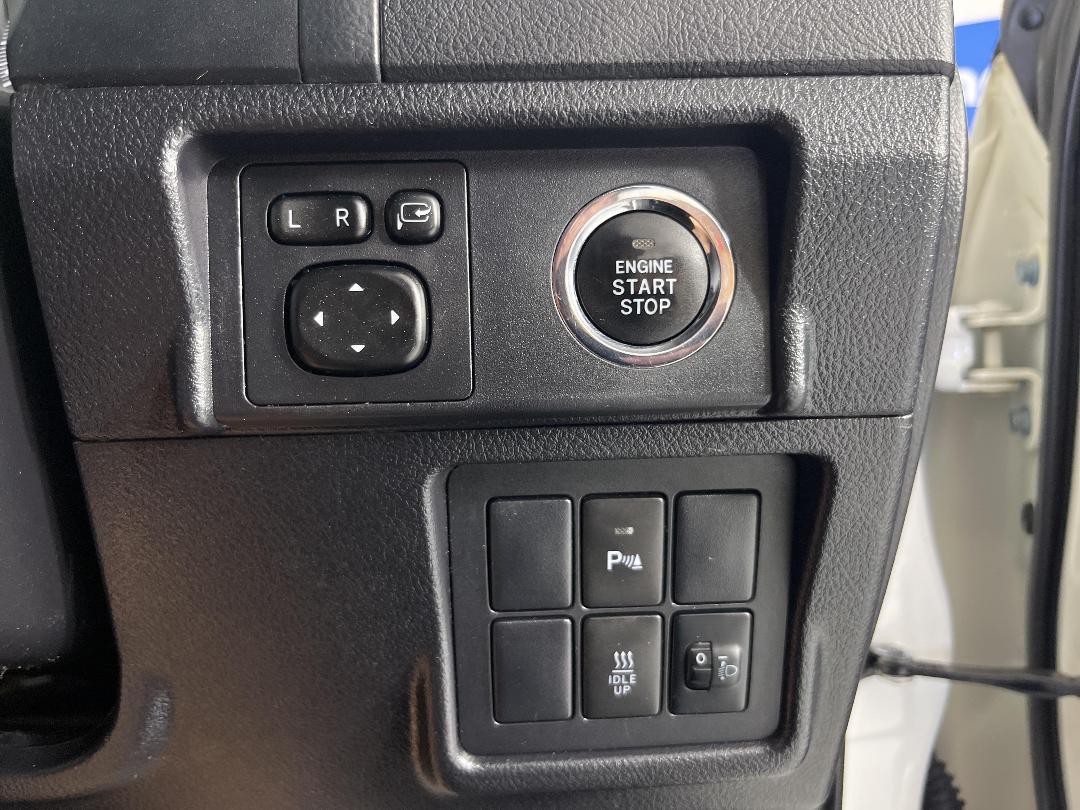 Photo '33' of Toyota Landcruiser Prado Photo '33' of Toyota Landcruiser Prado