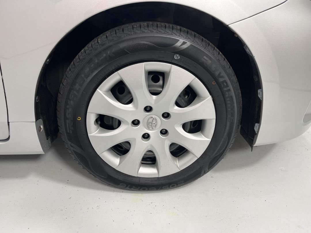 Photo '9' of Toyota Prius