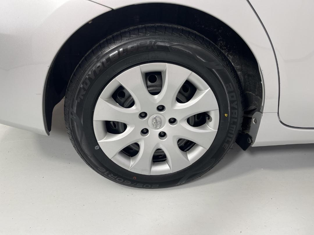 Photo '12' of Toyota Prius