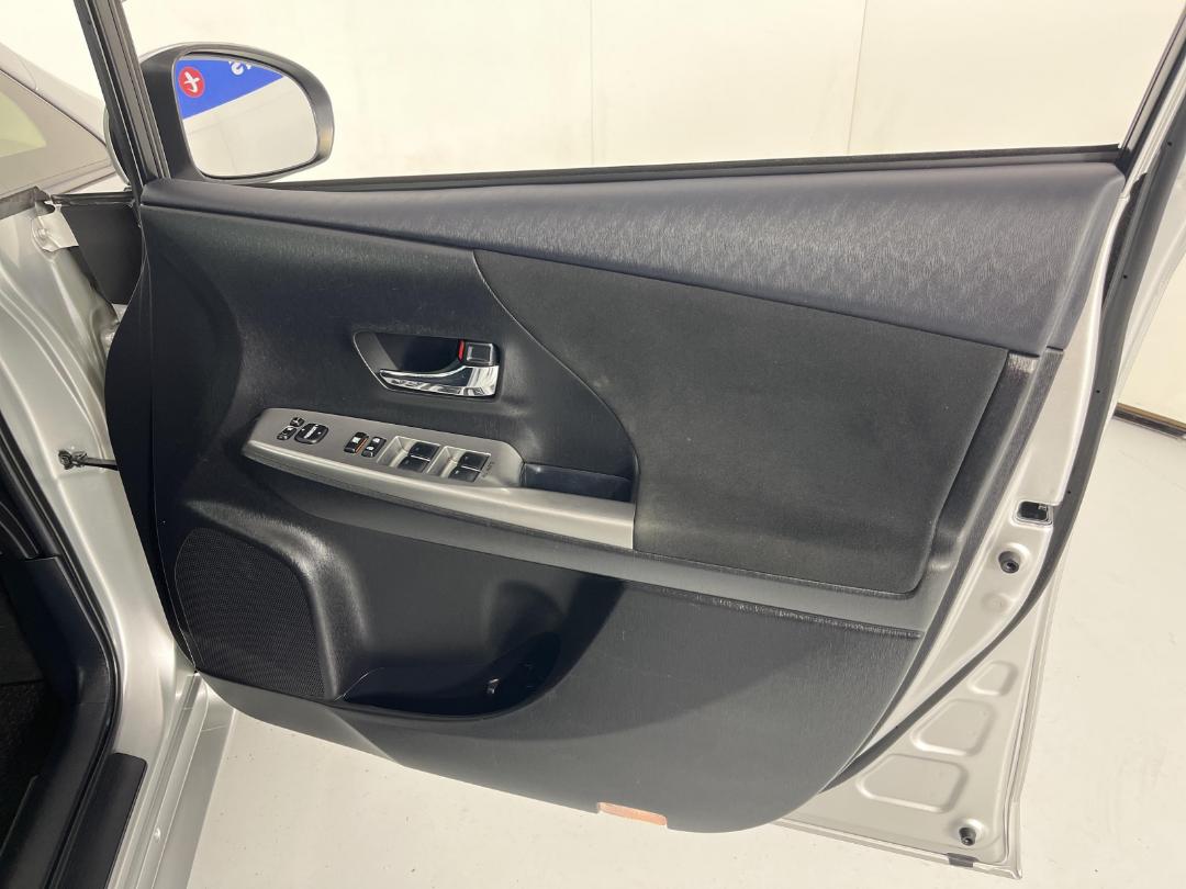 Photo '15' of Toyota Prius