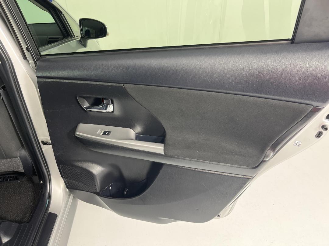 Photo '19' of Toyota Prius