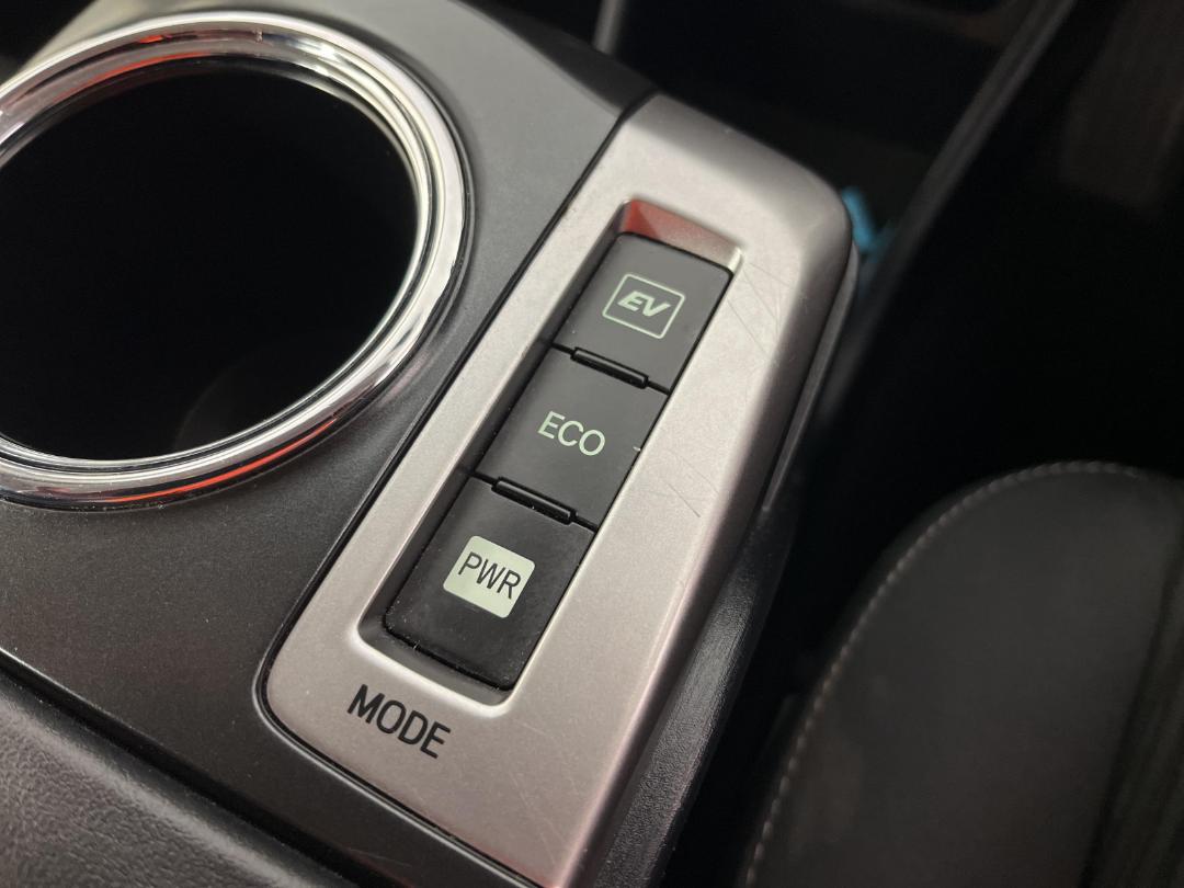 Photo '24' of Toyota Prius