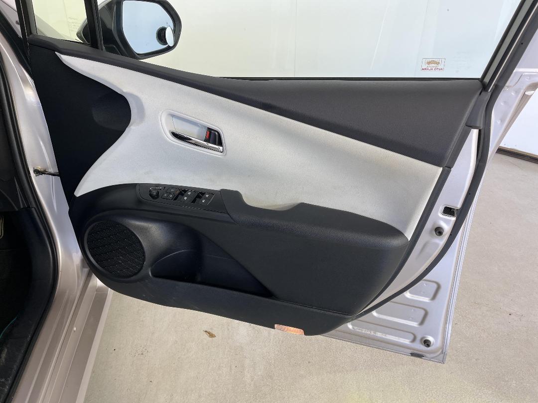 Photo '15' of Toyota Prius Photo '15' of Toyota Prius