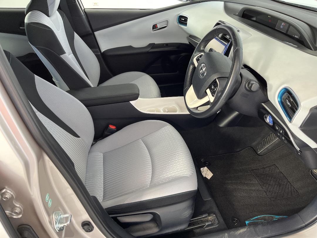 Photo '16' of Toyota Prius Photo '16' of Toyota Prius