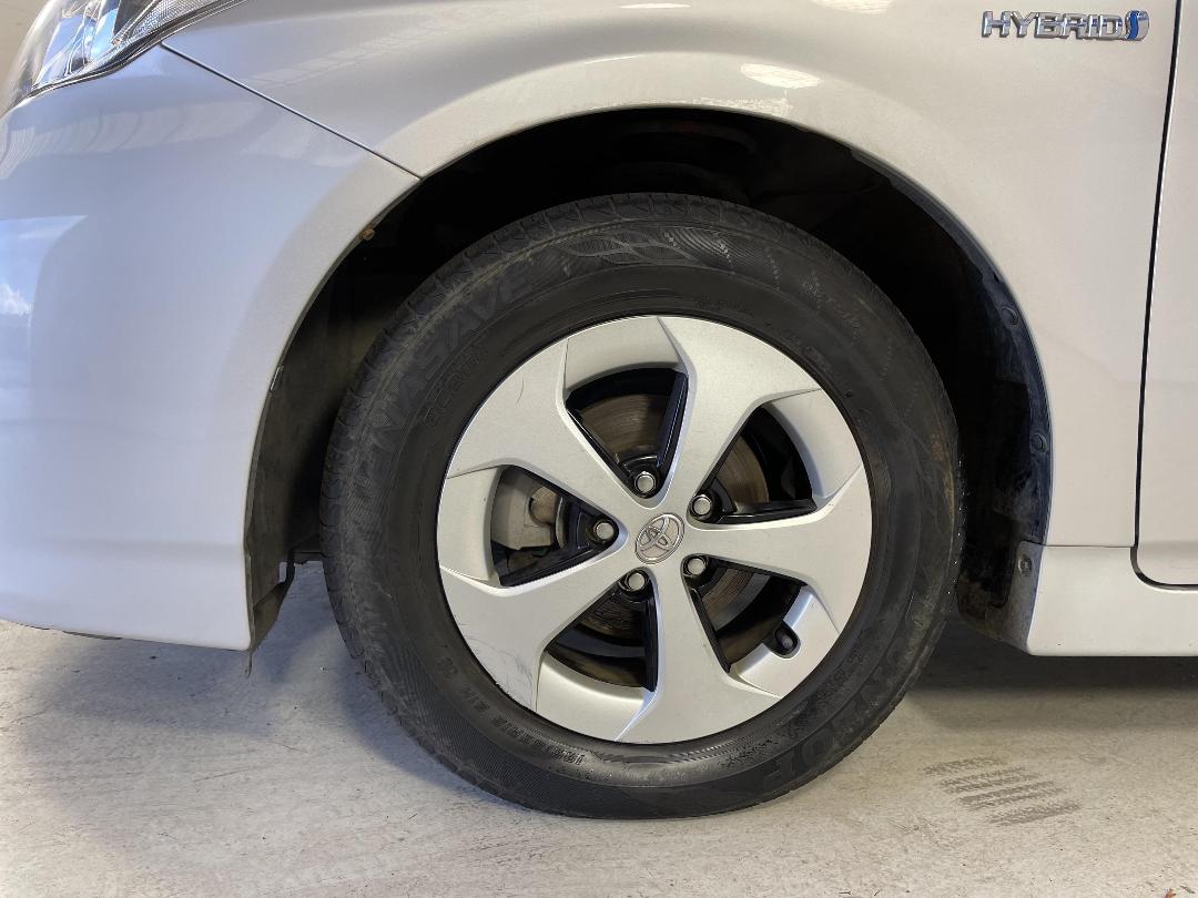 Photo '10' of Toyota Prius