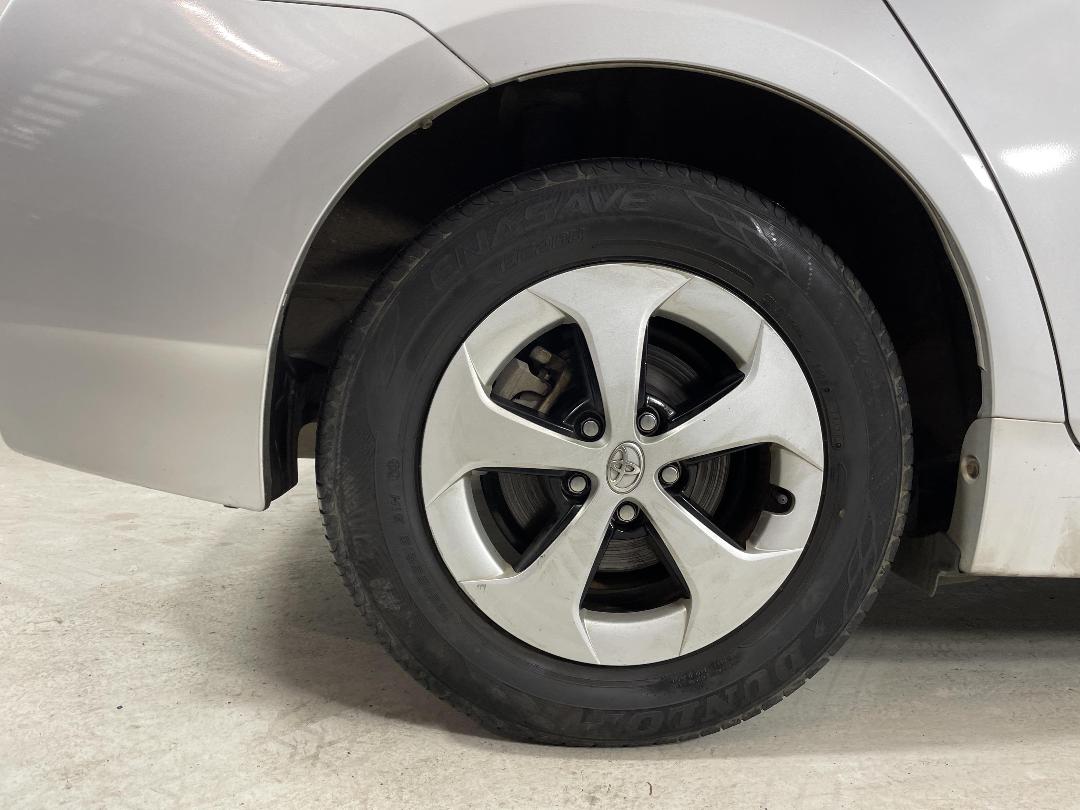 Photo '12' of Toyota Prius