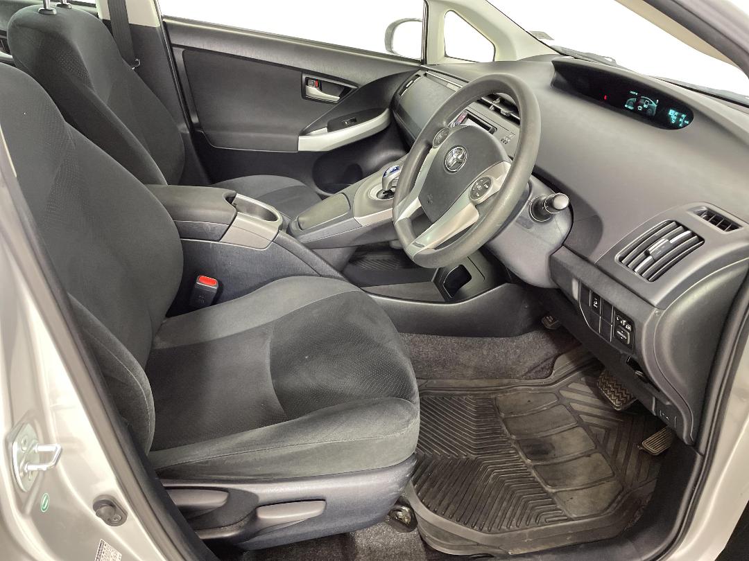 Photo '16' of Toyota Prius