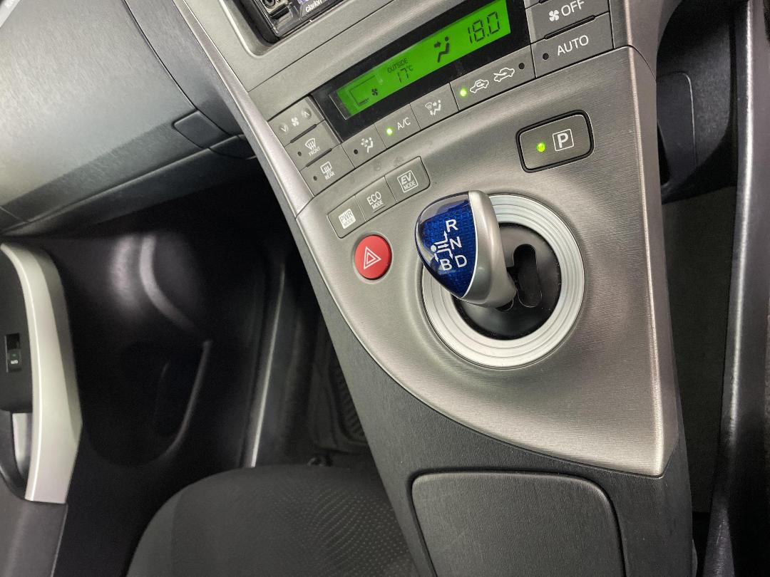 Photo '18' of Toyota Prius