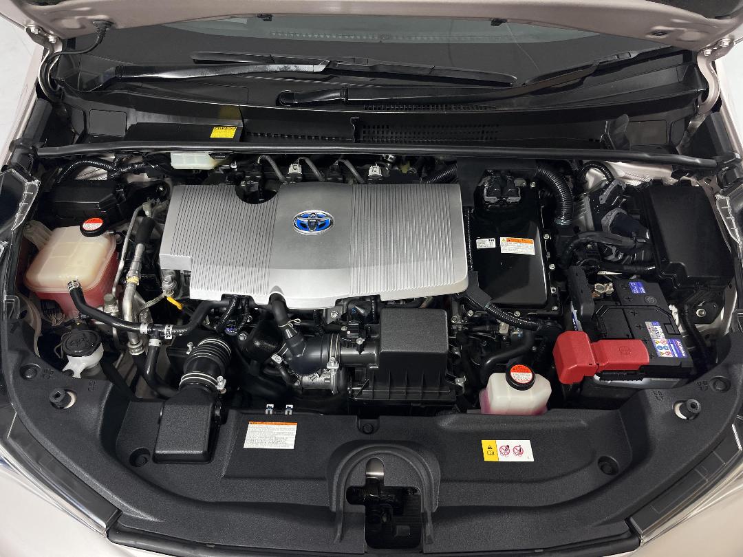 Photo '13' of Toyota Prius