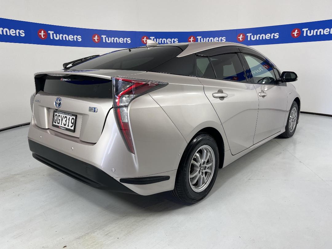 Photo '7' of Toyota Prius
