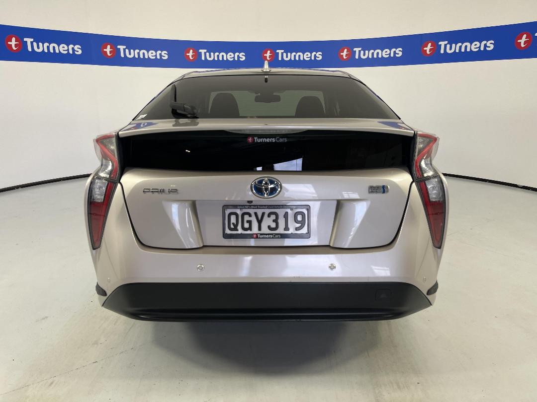 Photo '6' of Toyota Prius