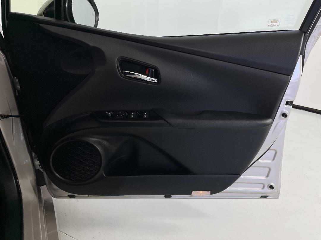 Photo '15' of Toyota Prius