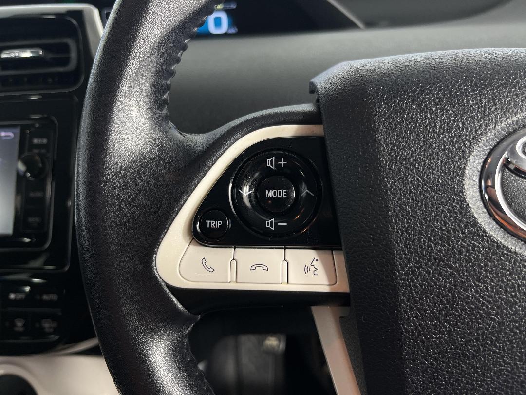 Photo '24' of Toyota Prius