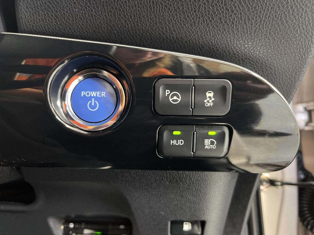 Photo '28' of Toyota Prius