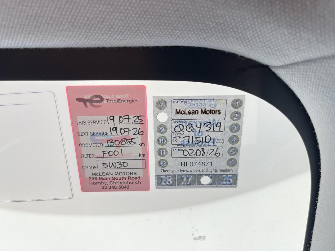 Photo '29' of Toyota Prius