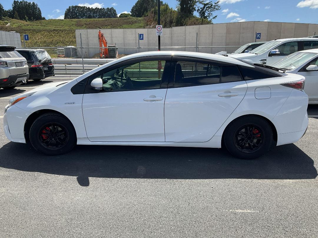 Photo '6' of Toyota Prius