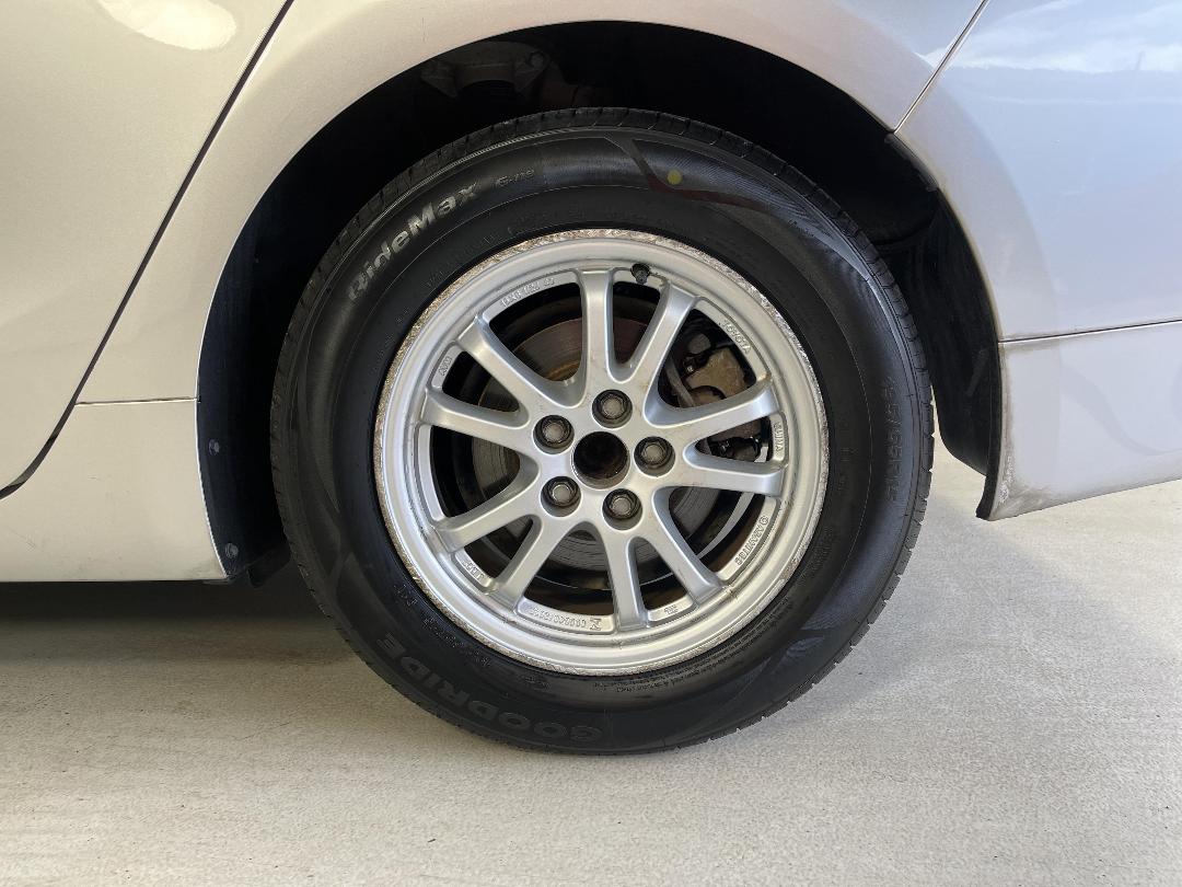 Photo '11' of Toyota Prius