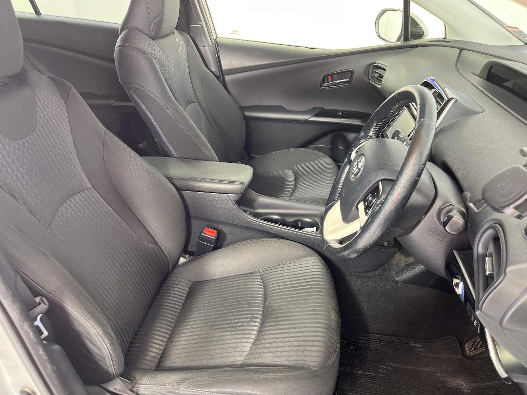 Photo '16' of Toyota Prius