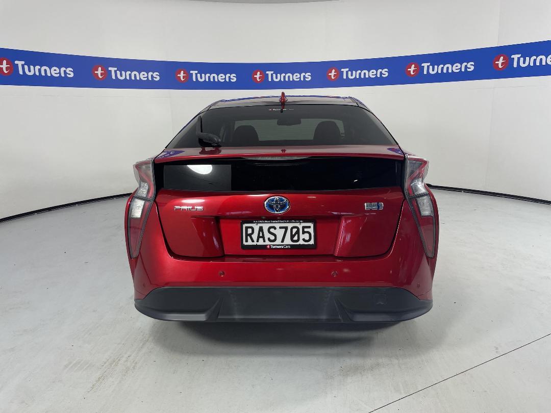 Photo '6' of Toyota Prius