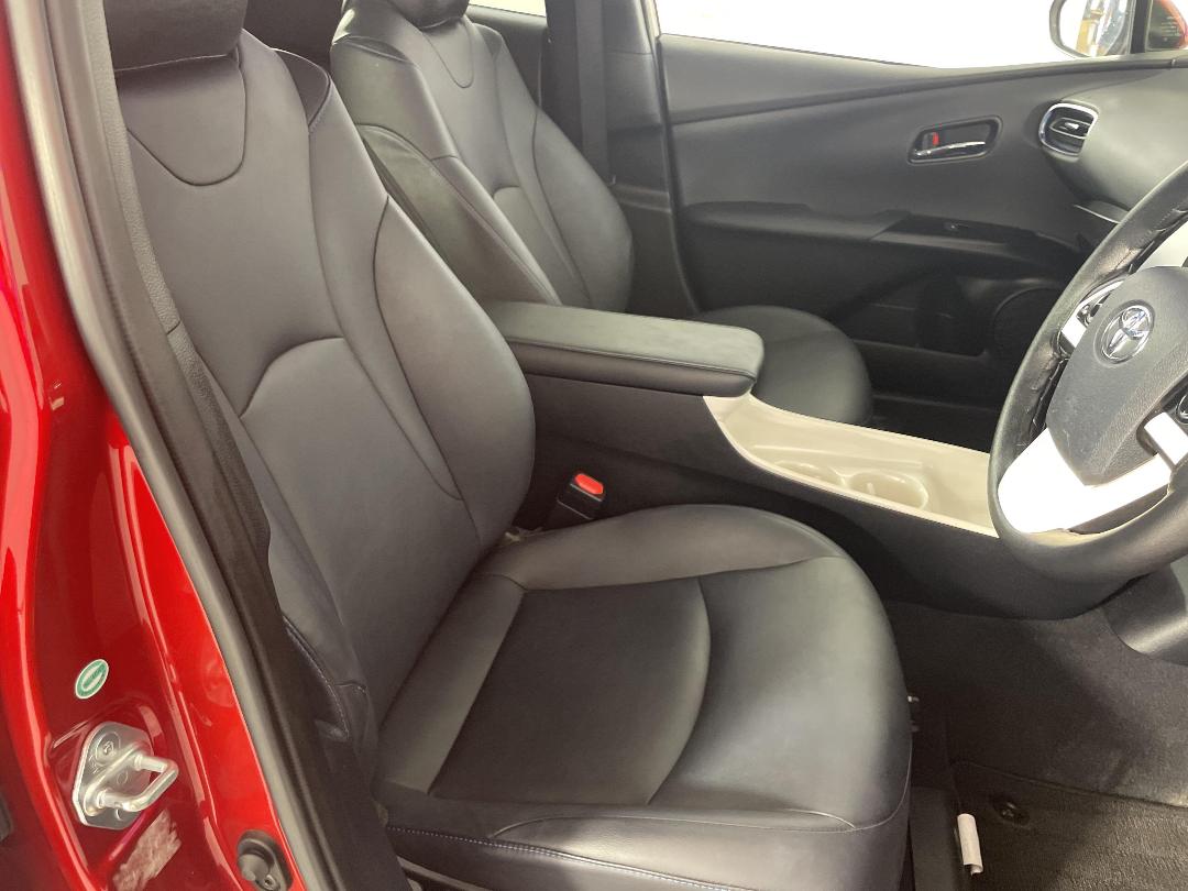 Photo '16' of Toyota Prius