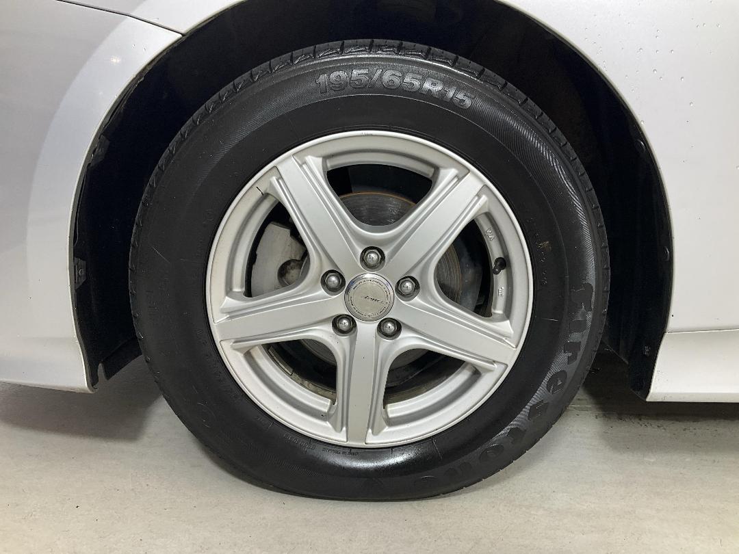 Photo '10' of Toyota Prius