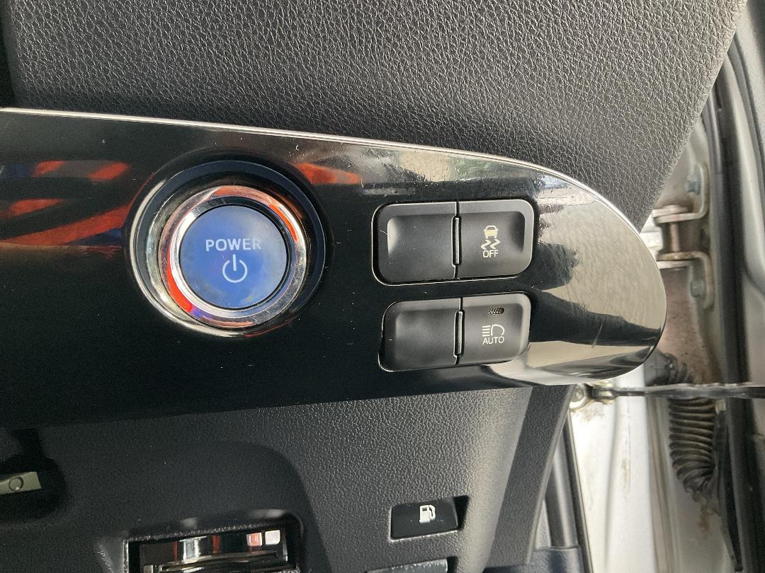 Photo '29' of Toyota Prius