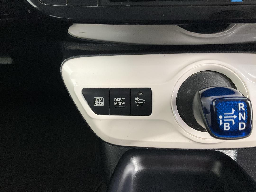 Photo '30' of Toyota Prius