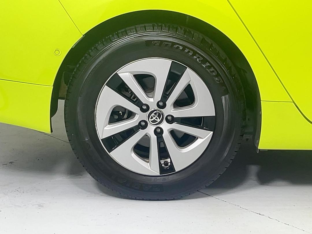 Photo '12' of Toyota Prius