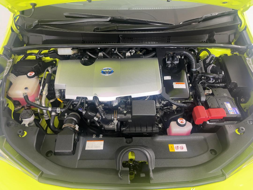 Photo '13' of Toyota Prius