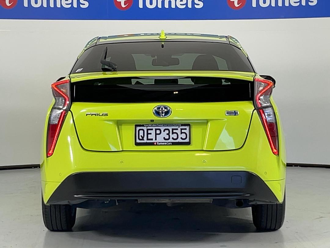 Photo '6' of Toyota Prius