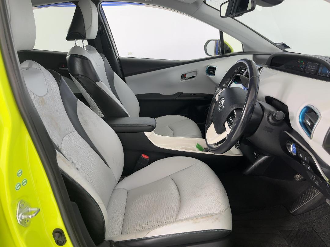 Photo '16' of Toyota Prius